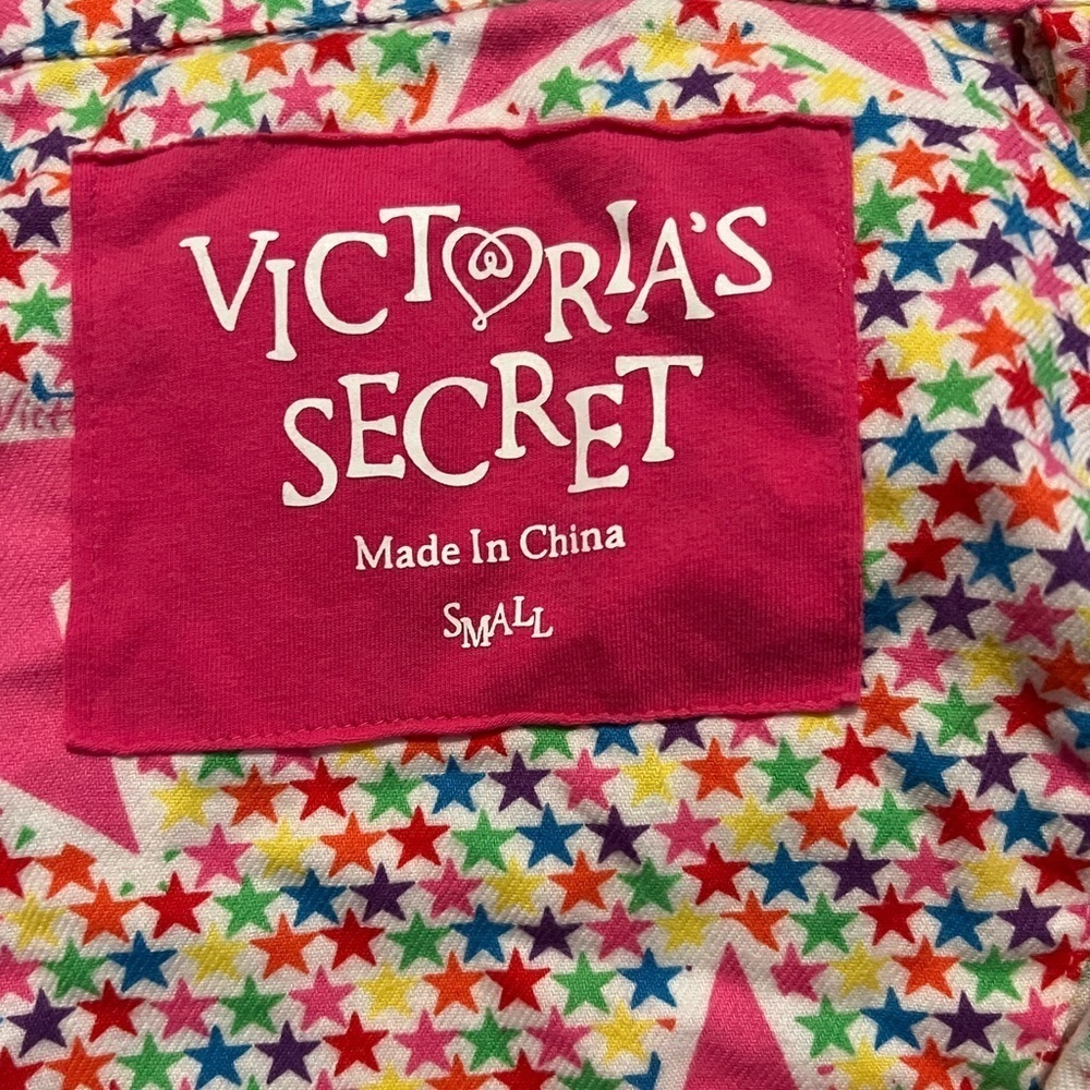 ⭐️ 3 For $15 Victoria’s Secret Pajama Top - Picture 5 of 6